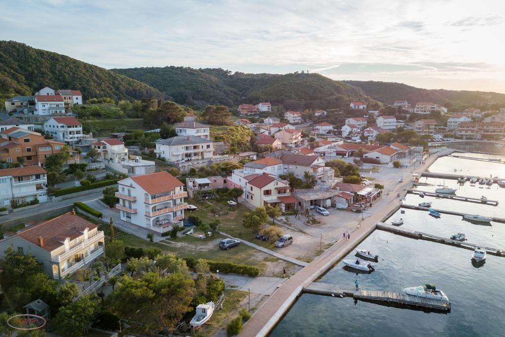 Tomulic Jasna I Miljenko Apartment Supetarska Draga Exterior foto
