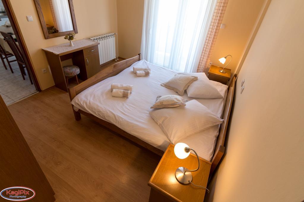 Tomulic Jasna I Miljenko Apartment Supetarska Draga Exterior foto